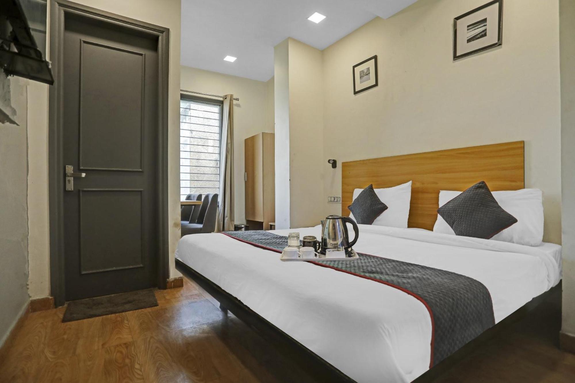 Super Townhouse Mannat Rohini 16 Hotel Delhi  Exterior photo
