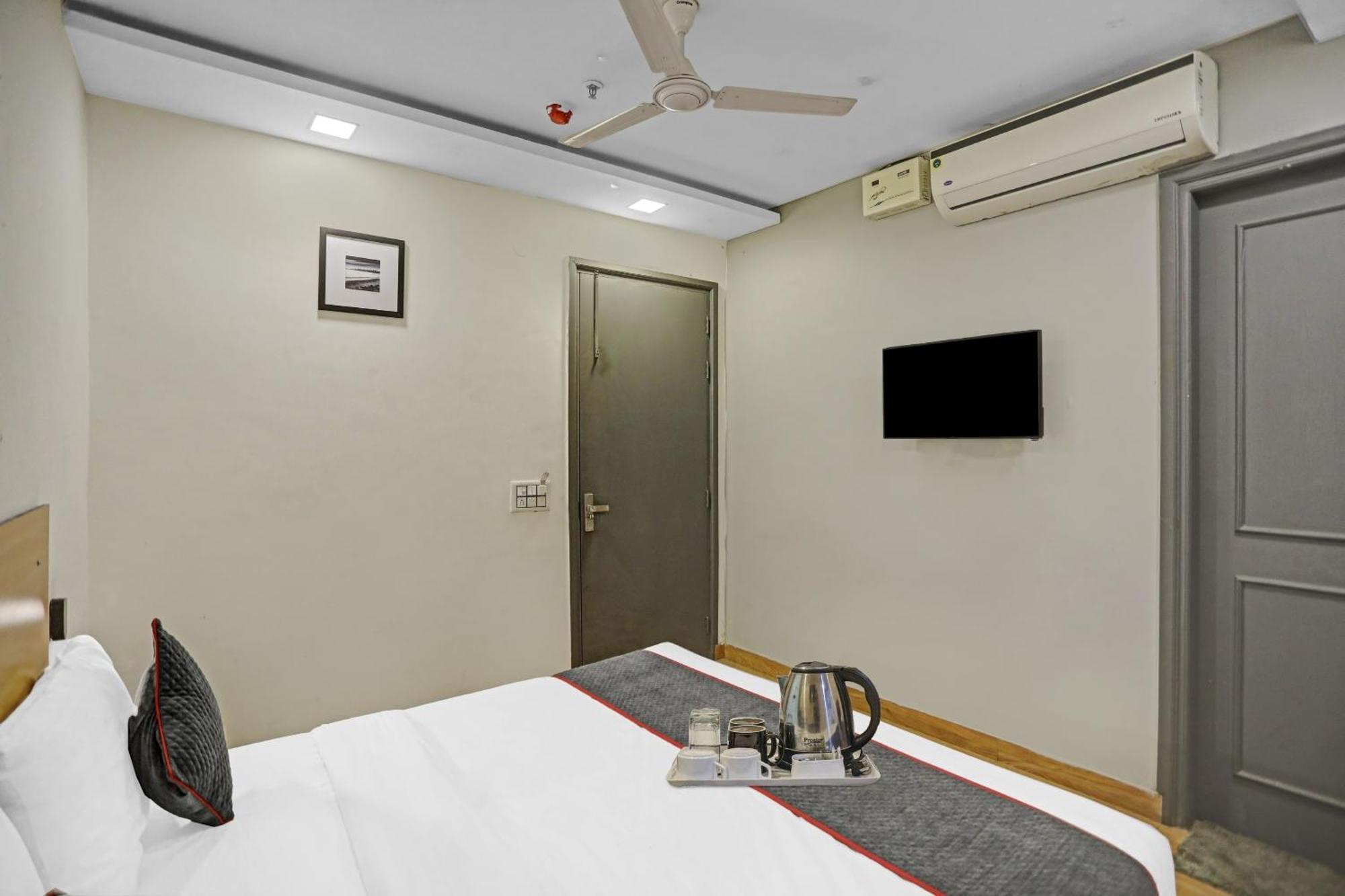 Super Townhouse Mannat Rohini 16 Hotel Delhi  Exterior photo