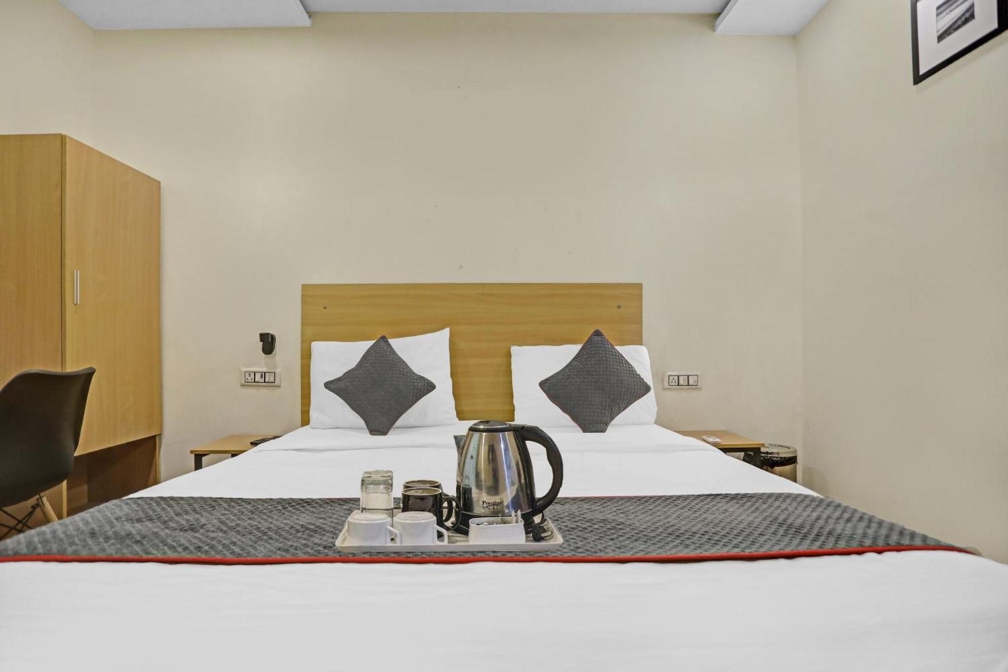 Super Townhouse Mannat Rohini 16 Hotel Delhi  Exterior photo
